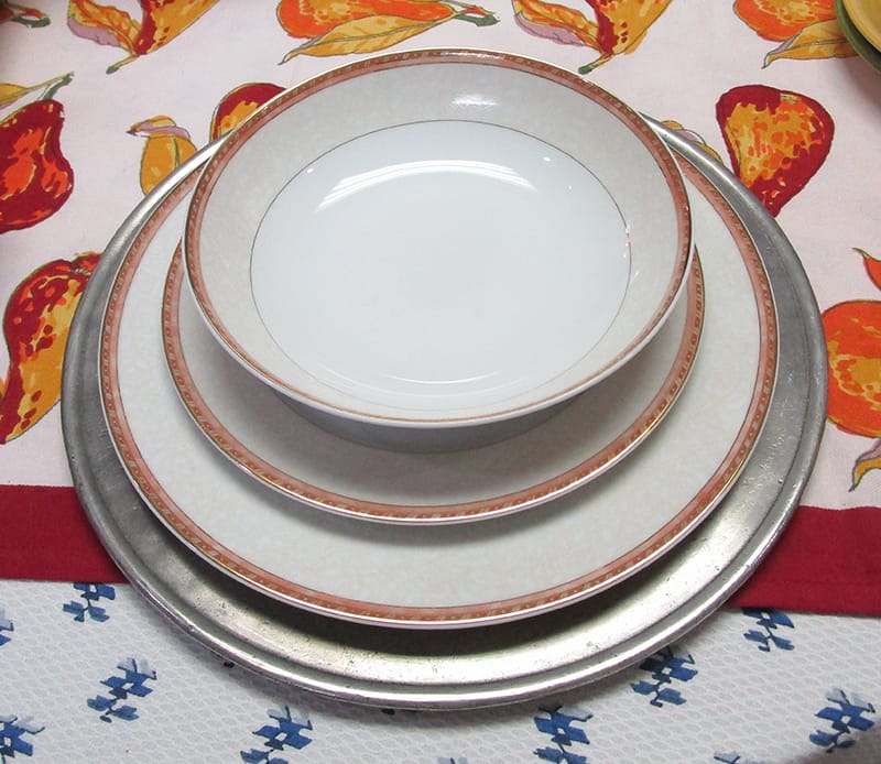 La Maison de L'Etain- 12" Pewter Charger Louis XIII- Antique Finish La Maison de L'Etain- 12" Pewter Charger Louis XIII- Antique Finish