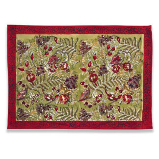 Table Cloth - Winter Garden Wreath - Red & Green