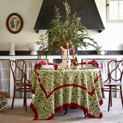 Table Cloths - Holly